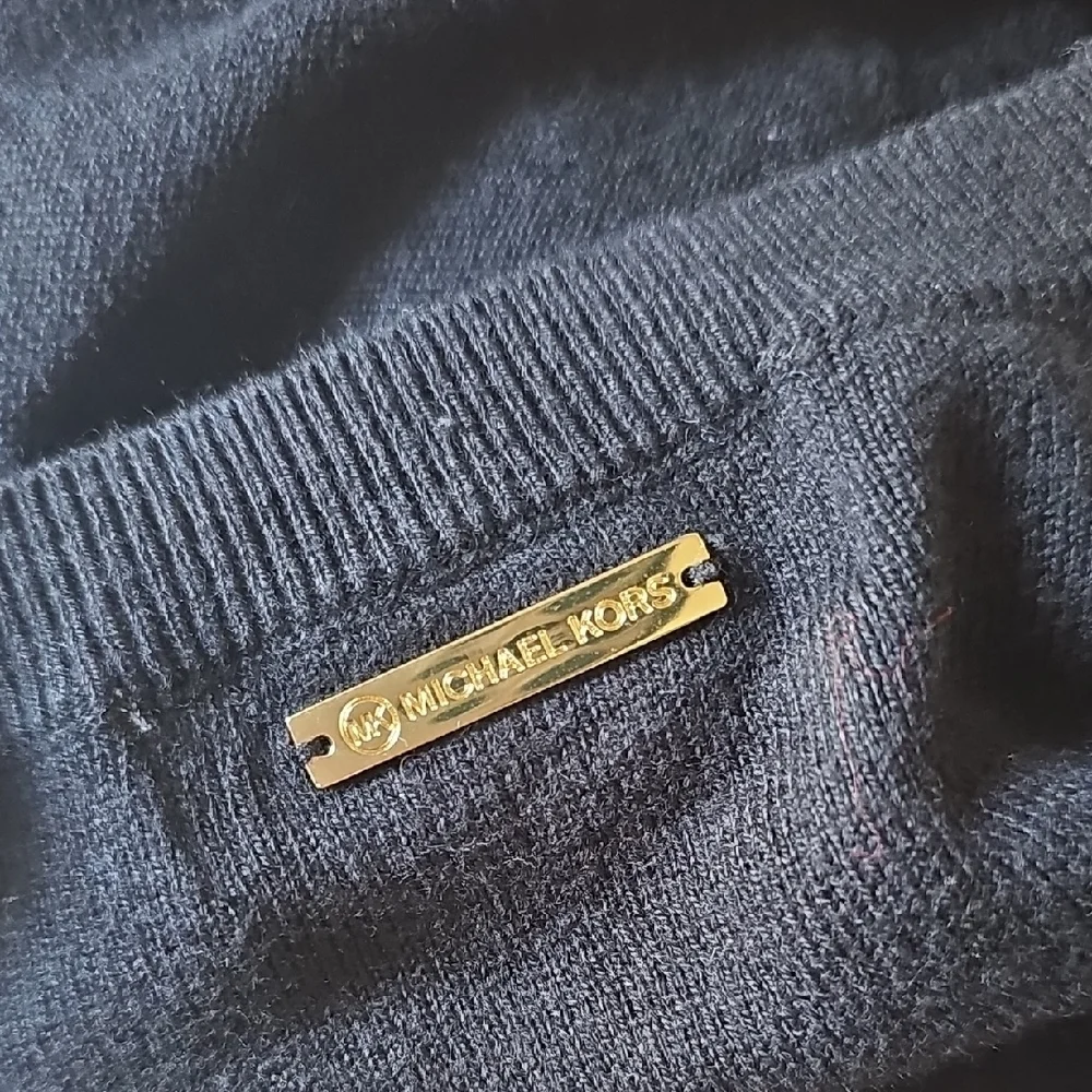 Michael Kors Black Long Sleeve Lightweight V neck Sweater with Gold Details